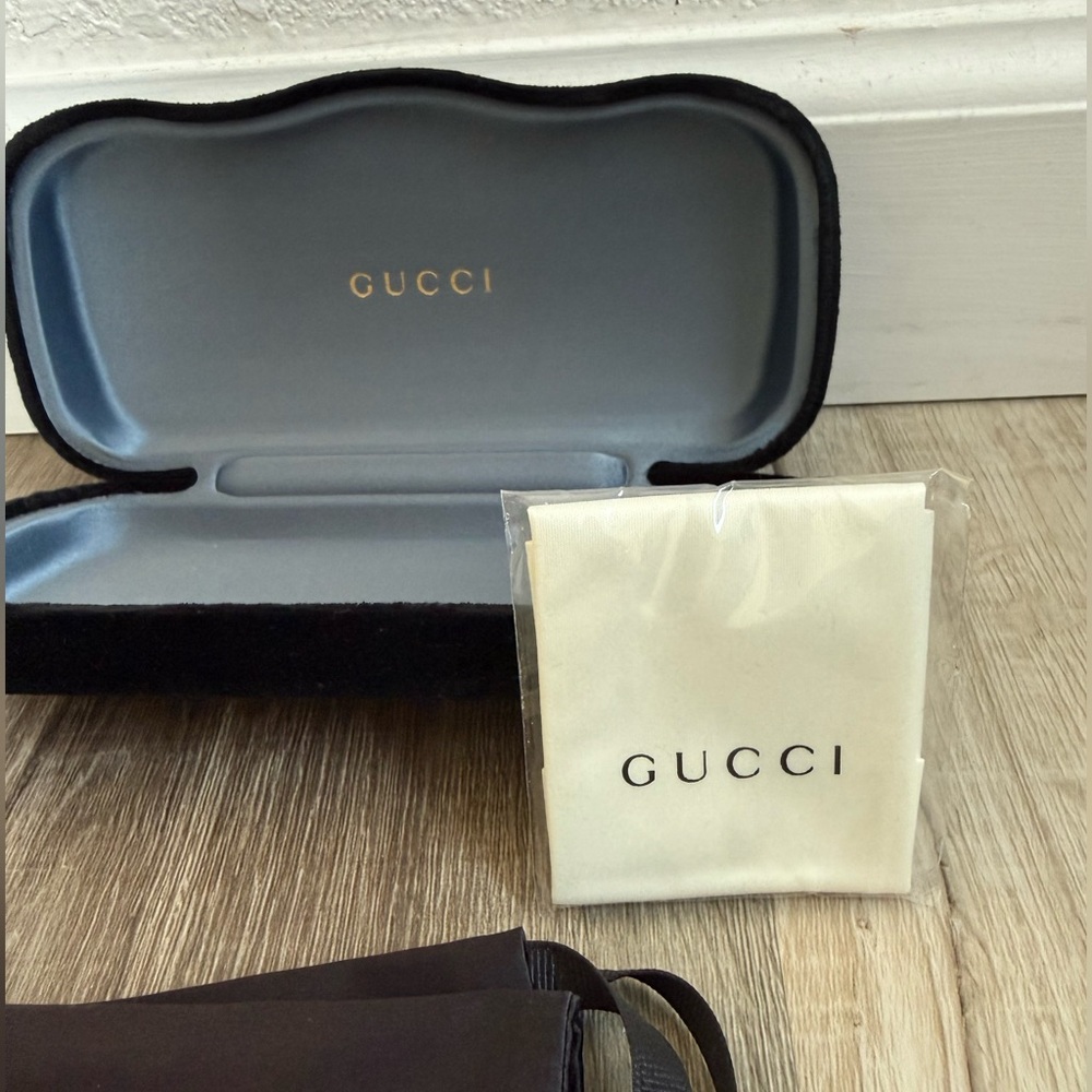 Gucci Sunglasses Case - Picture 3 of 6